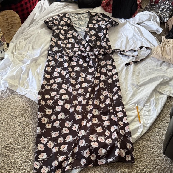 SHEIN Black and Pink Floral Maxi Dress - Picture 1 of 5